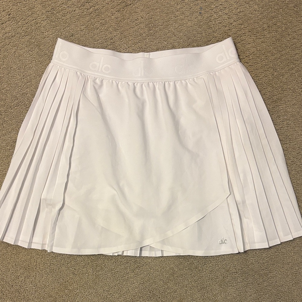 ALO Yoga Ivory Pleated Skirt